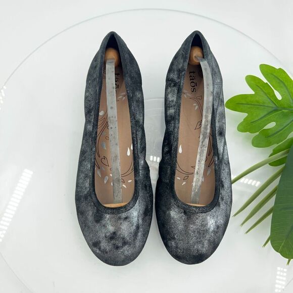 Taos Rascal Ballet Flats Women's 9.5 Black Metallic Leather Slip On Casual - Picture 2 of 12